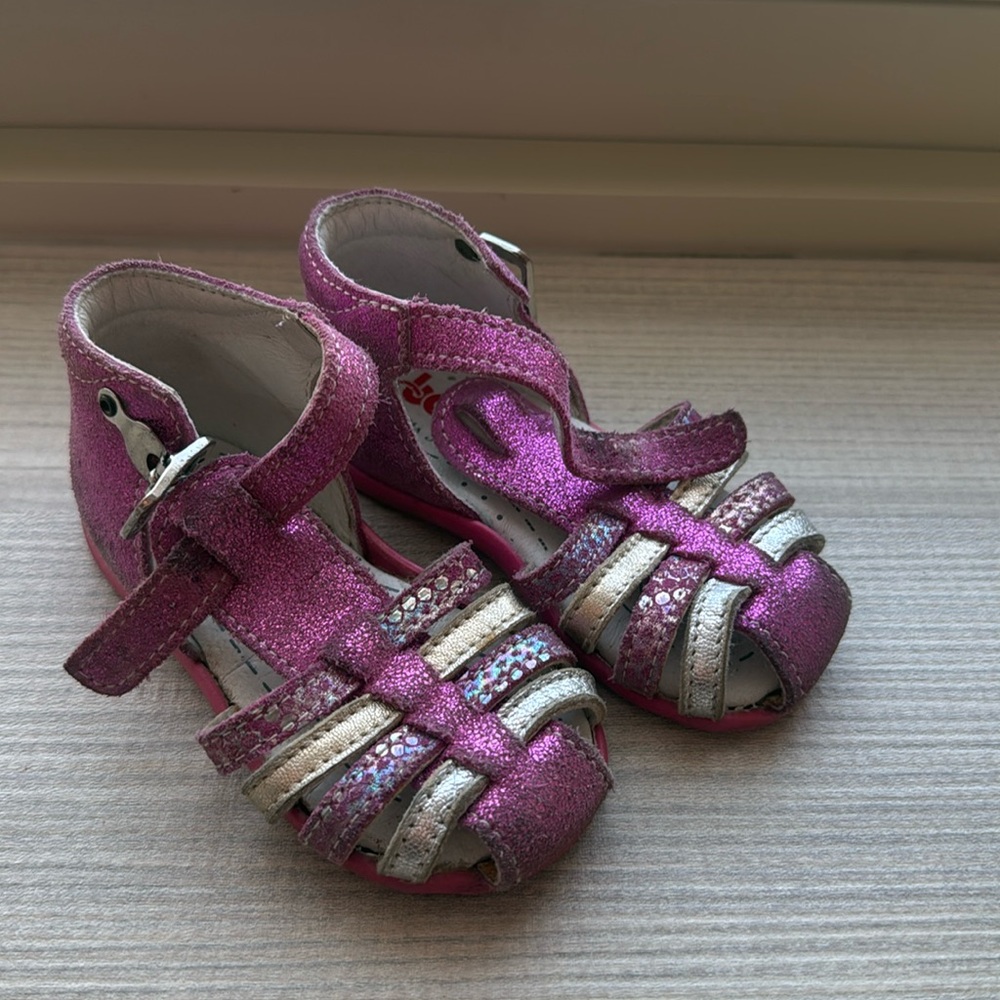 Booy French sandals size 20